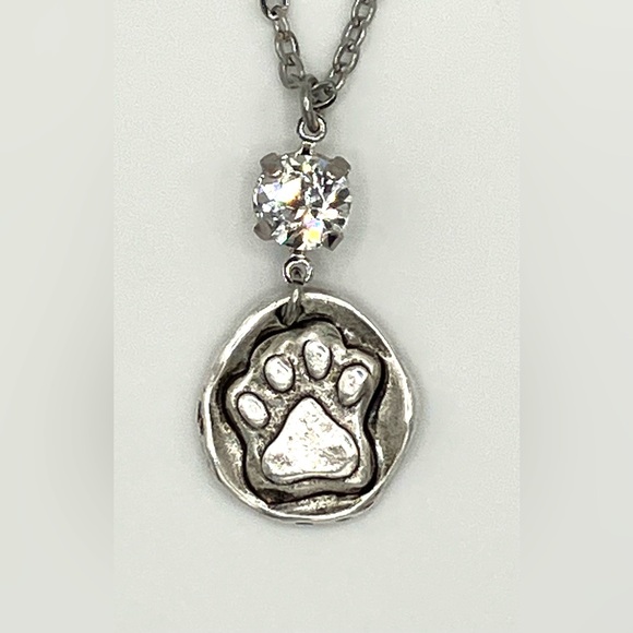 NWT VB&Co Artisan Paw Print Pendant with Swarovski Crystal Stainless Steel Chain - Picture 3 of 3